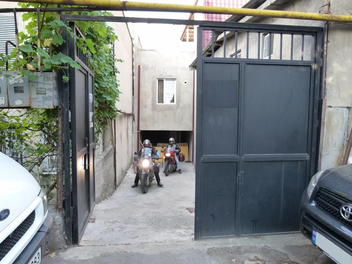 Why Me Eco-Friendly Hostel Tbilisi Eksteriør billede