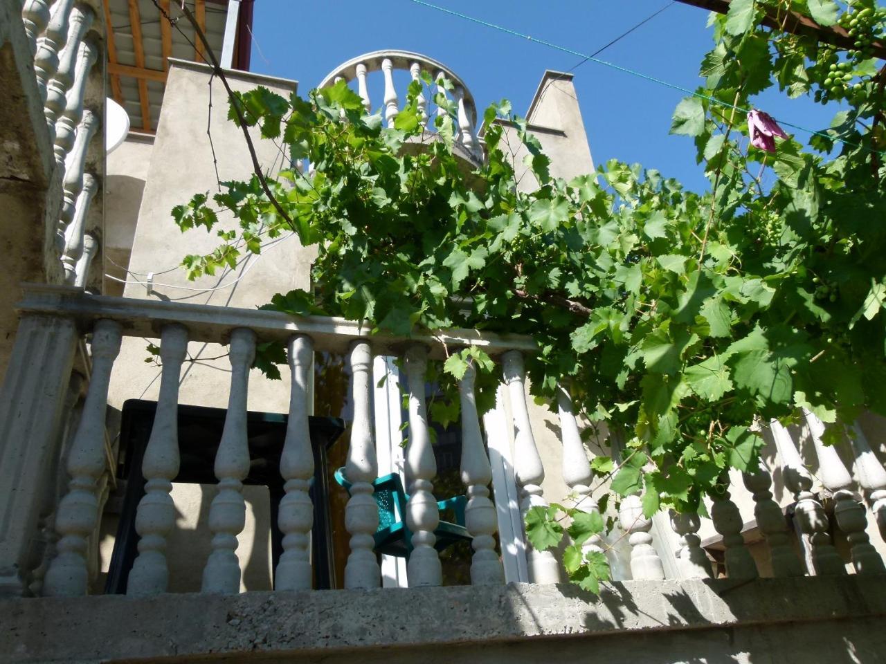 Why Me Eco-Friendly Hostel Tbilisi Eksteriør billede